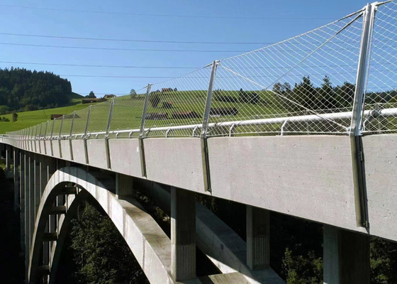 Malla anudada de la cuerda de acero inoxidable del puente de la seguridad que pesca Sus 316 2,5 milímetros
