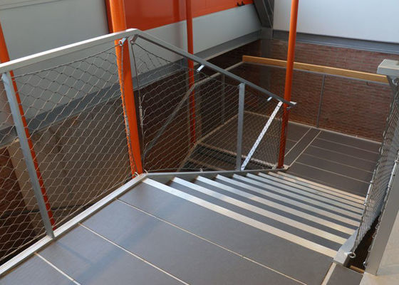 Cuerda de acero inoxidable de la escalera anticorrosión que compensa el agujero de 50 x 50m m