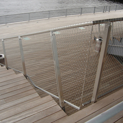 Cerca flexible decorativa de la malla de la cuerda de la virola del acero inoxidable 7 x 7 para la verja de la escalera