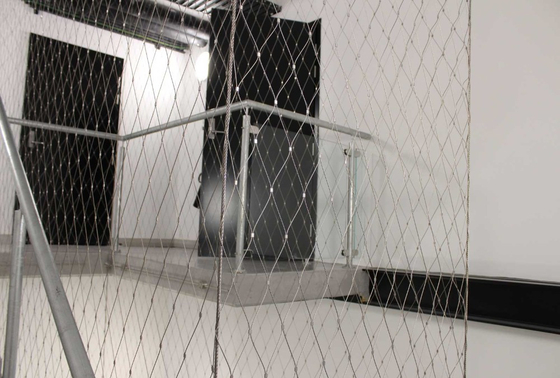 Malla de alambre arquitectónica modificada para requisitos particulares de la escalera flexible con la virola